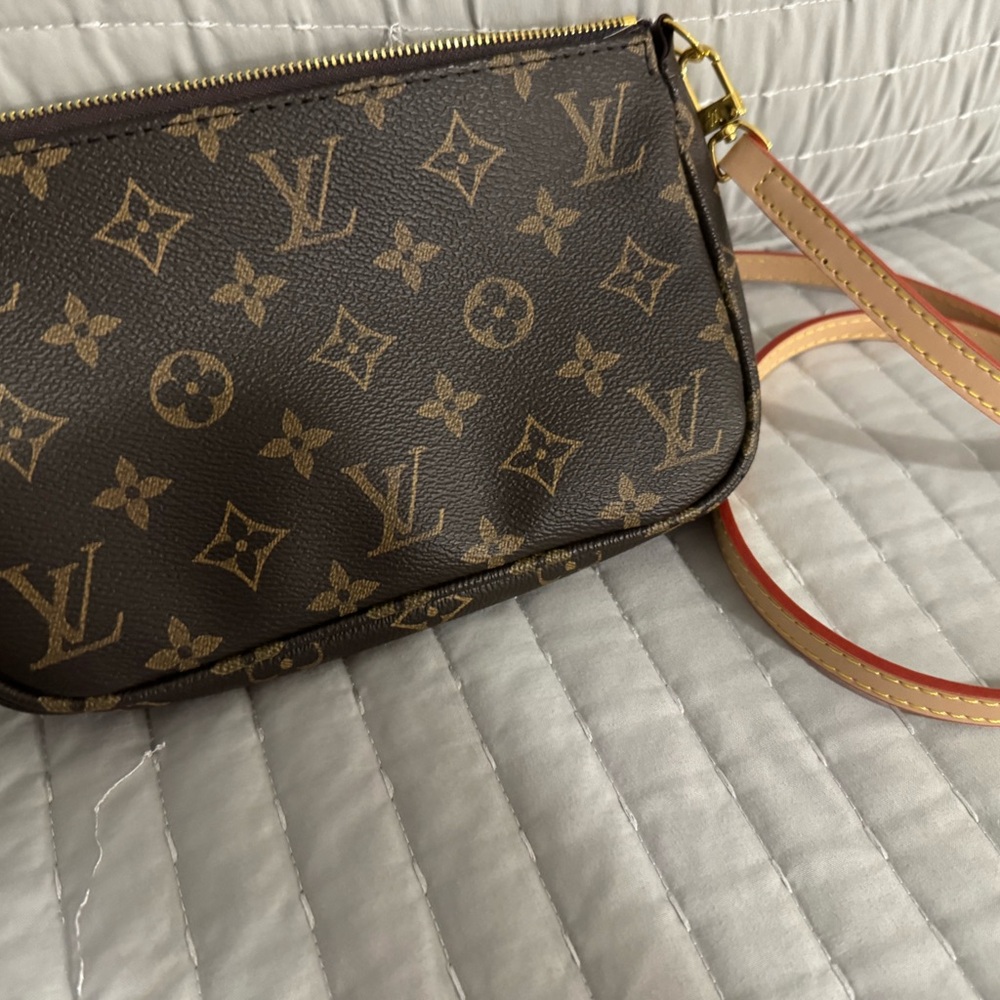 Louis Vuitton Brown Monogram Crossbody Bag - Picture 4 of 4